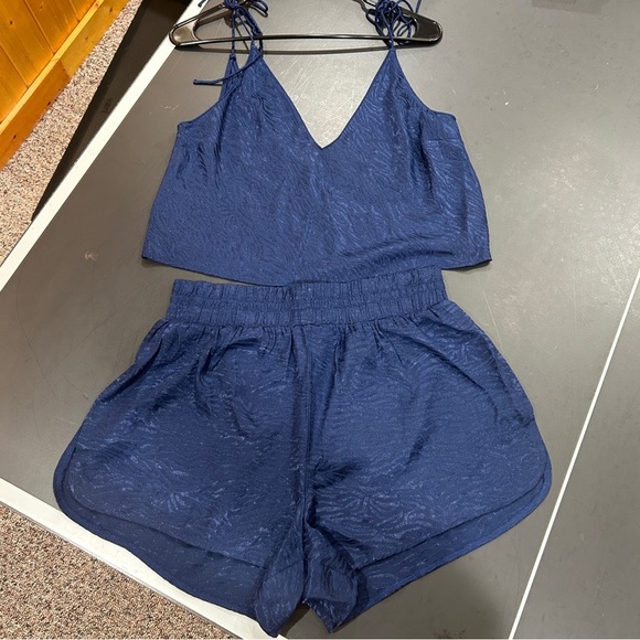 Victoria’s Secret Blue Zebra Sleep Set Pajamas Top and Bottoms Shorts - Picture 9 of 10